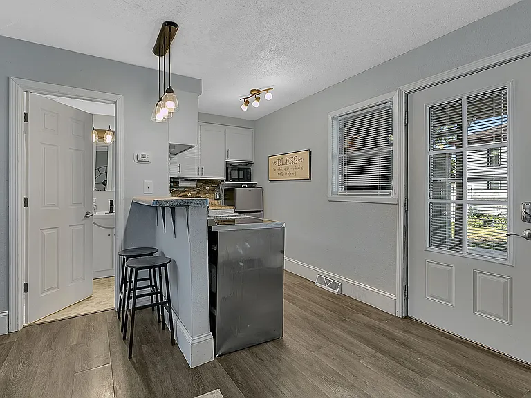 111 13th Ave N #3 — Photo 2