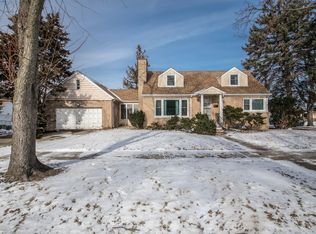 7340 W Keeney St, Niles, IL 60714