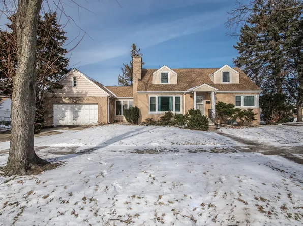 7340 W Keeney St, Niles, IL 60714