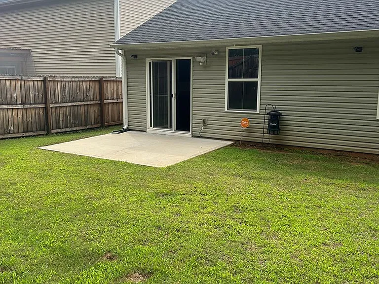 111 Portchester Ln — Photo 16