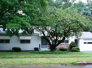 41 White Dr, Hamden, CT 06514