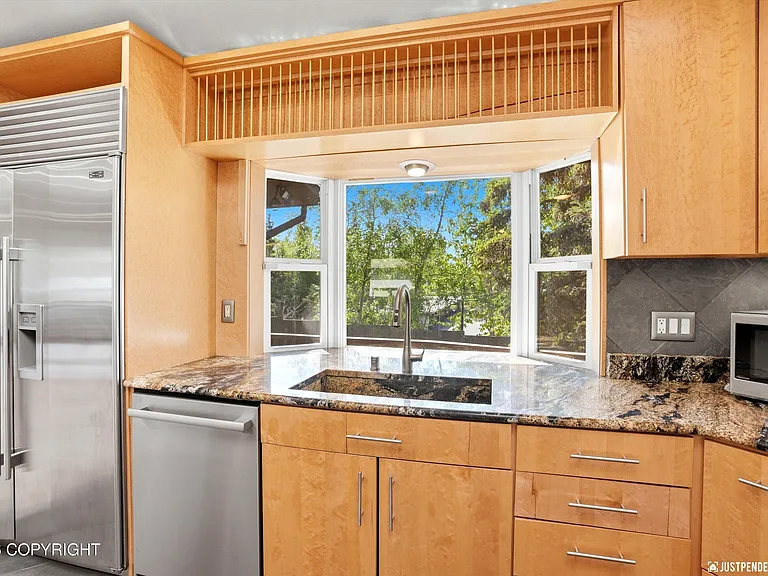 2100 Churchill Dr — Photo 16
