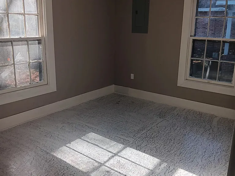 503 Hudson St — Photo 9