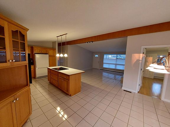 Open floor plan / kitchen - living room and dining area!