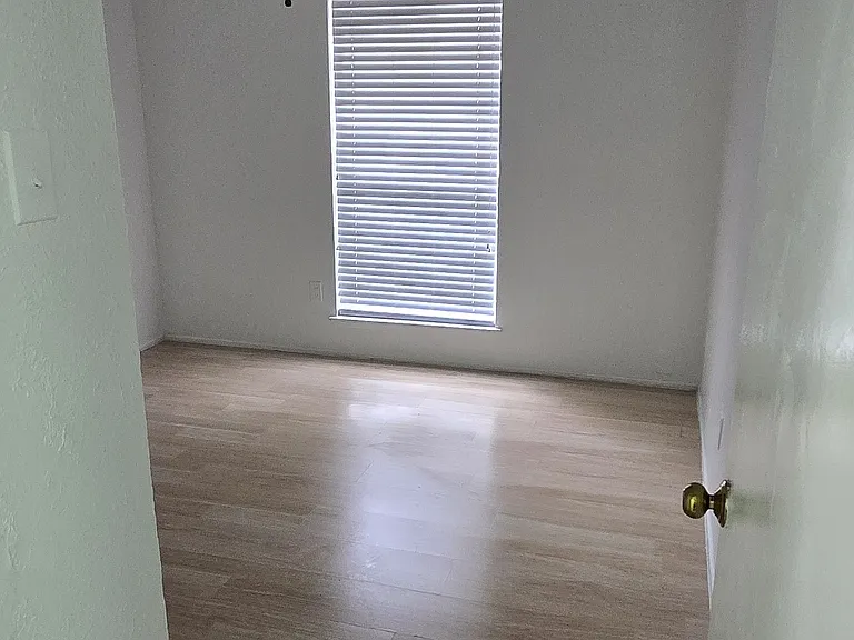 17507 Autumn Hills Dr — Photo 22