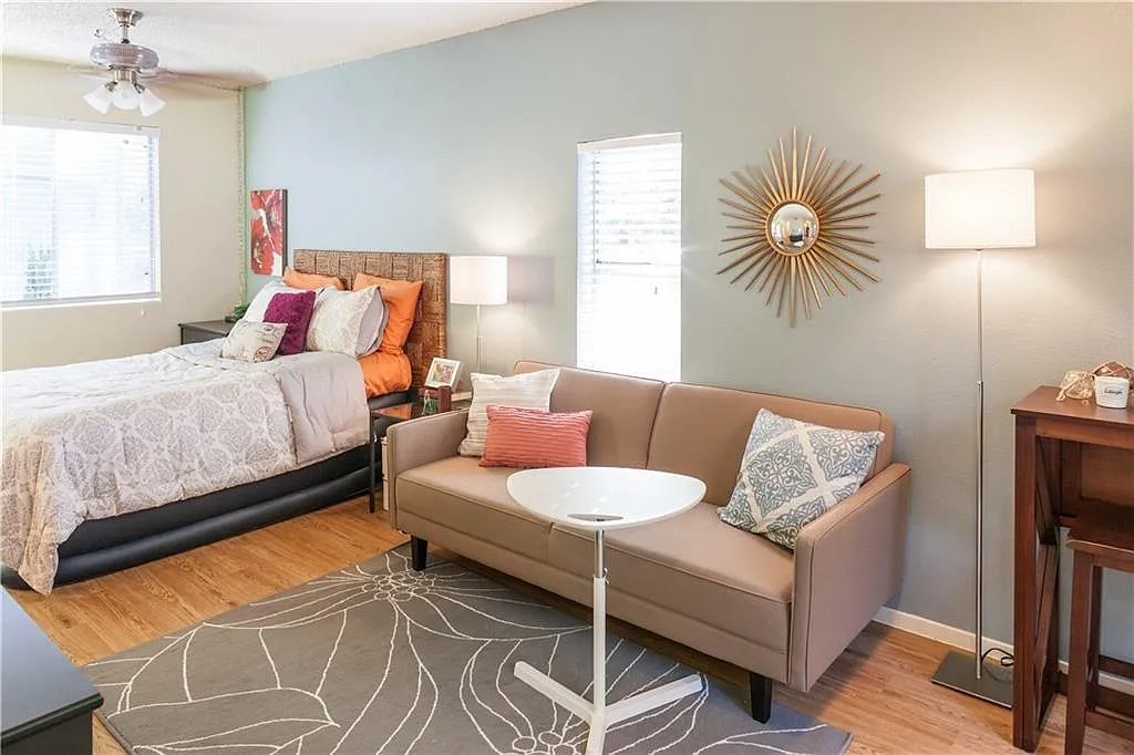 1 bed, 1.0 bath, 409 sqft, $1,200 — Photo 2