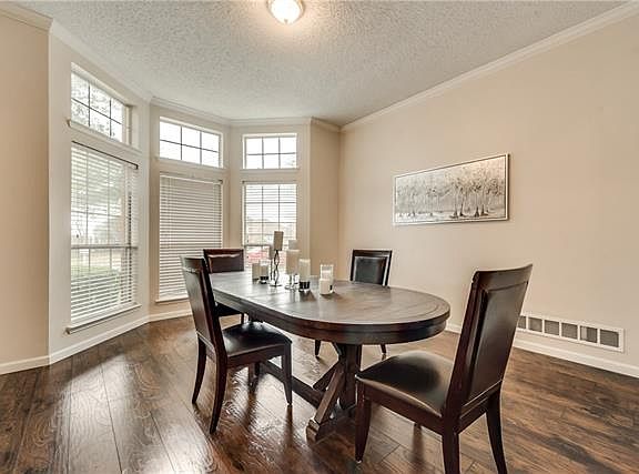 5th image of 800 Longleaf Dr