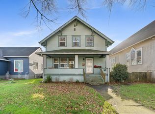 2205 5th St, Tillamook, OR 97141