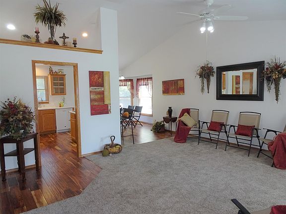 2nd image of 1750 Lakeland Dr