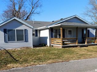 405 N Pine St, Williamsville, IL 62693