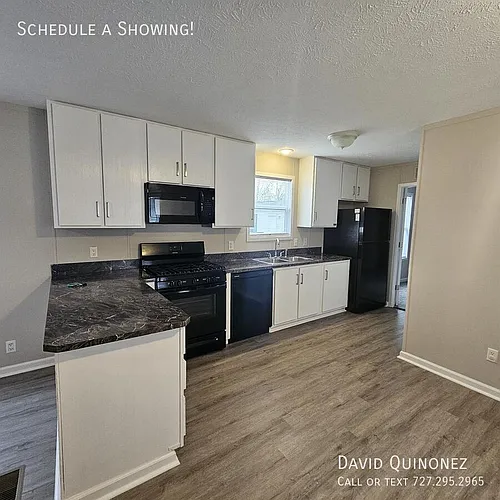 2737 W Washington Ctr Photo 1