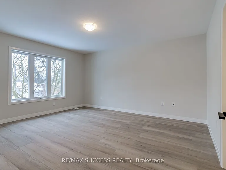 147 Siebert Ave — Photo 25