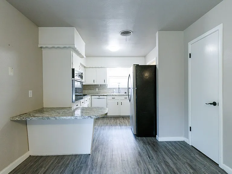 406 Bangor Ave — Photo 10
