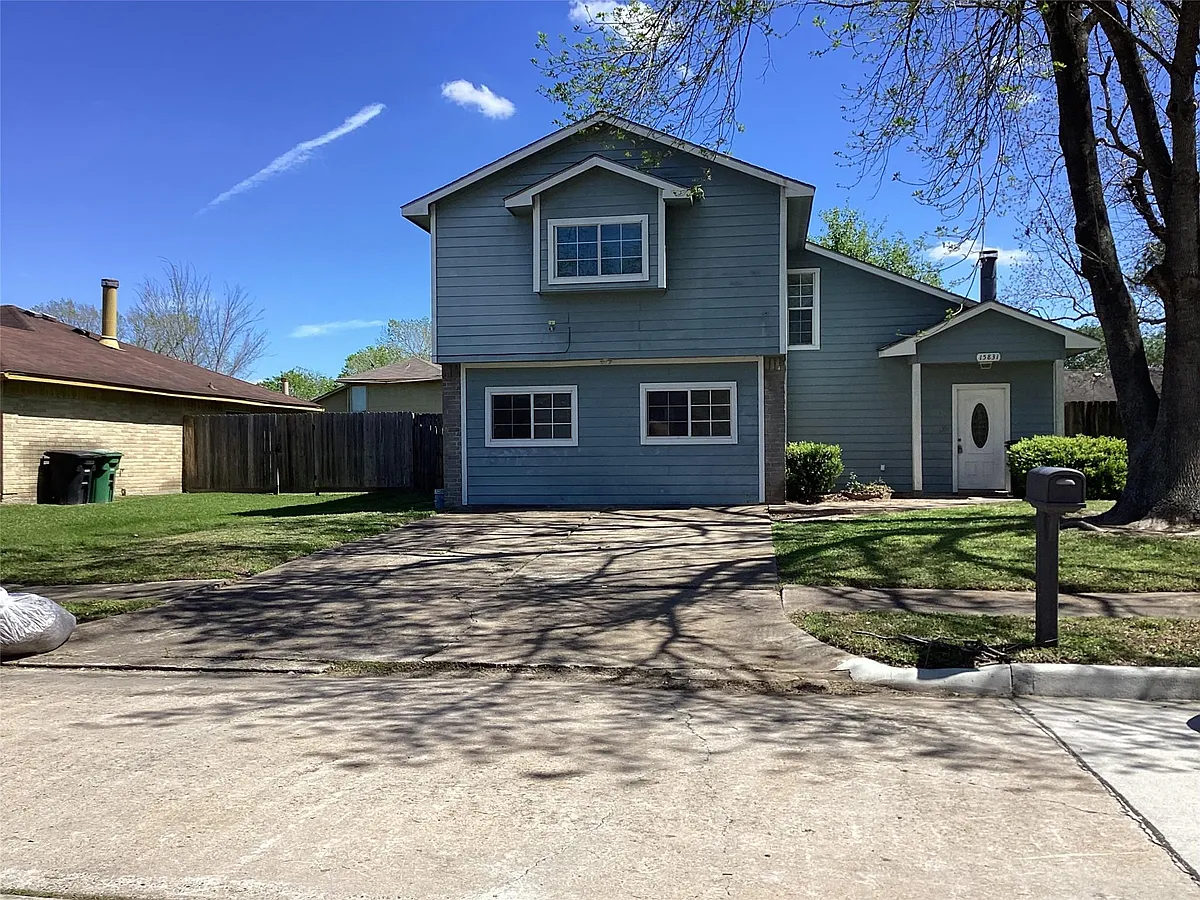 Building Photo - 15831 Bazelbriar Ln
