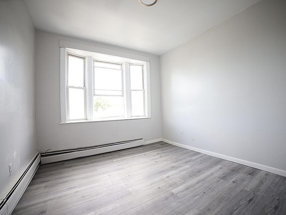 4th image of 345 Forrest St #3R