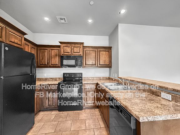 5th image of 1003 SW 92nd St