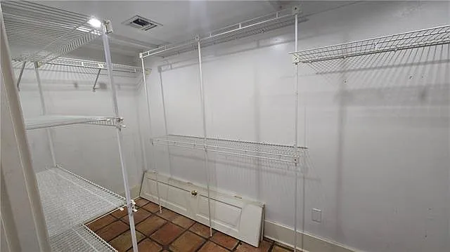 2705 Camp St — Photo 13