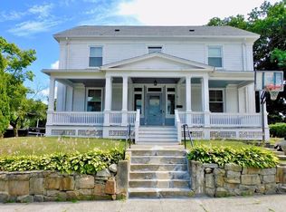 32 Windsor St, Worcester, MA 01605