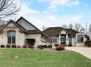 N80W13241 River Park Dr, Menomonee Falls, WI 53051