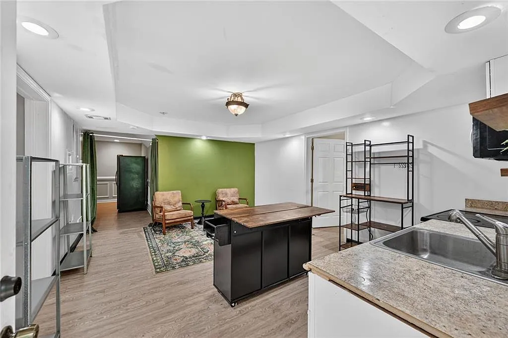 2 bed, 1.0 bath, 1200 sqft, $1,475 — Photo 3