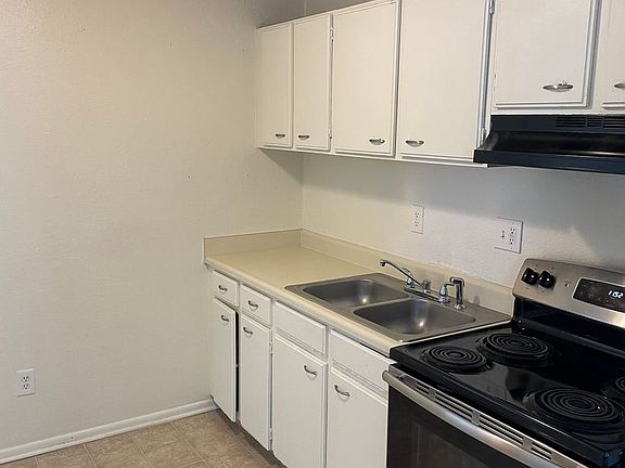 2nd image of 1411 Ulysses St APT 9