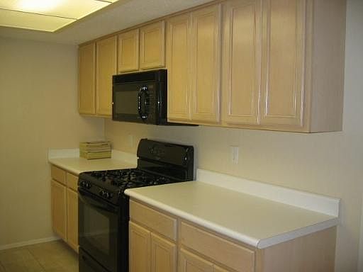 2nd image of 2706 FLORAL WAY