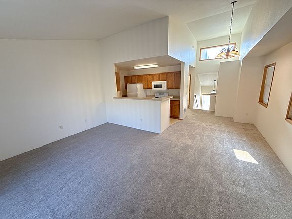5th image of 5613-5615 N Hills Dr #5613