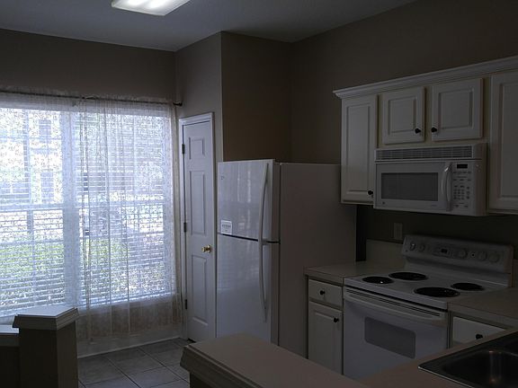 5th image of 3528 Twisted Tree Ln