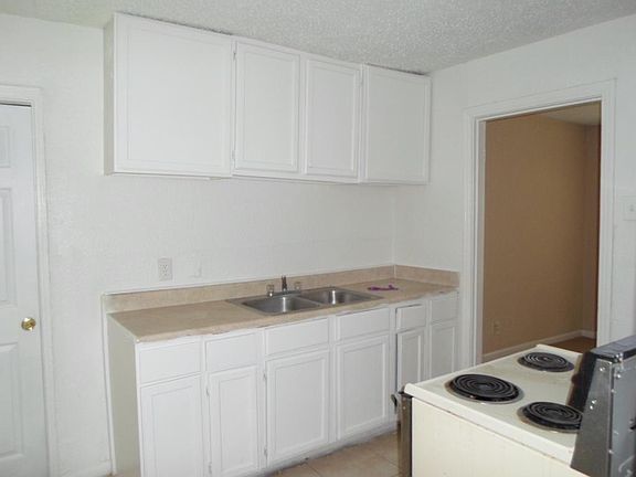 5th image of 5938 Southlark St