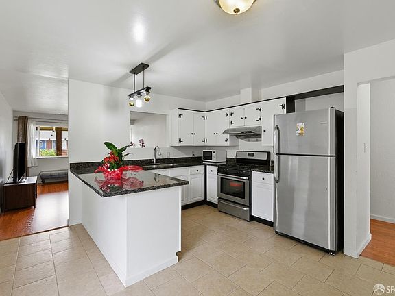 5th image of 3421 Roosevelt Ave