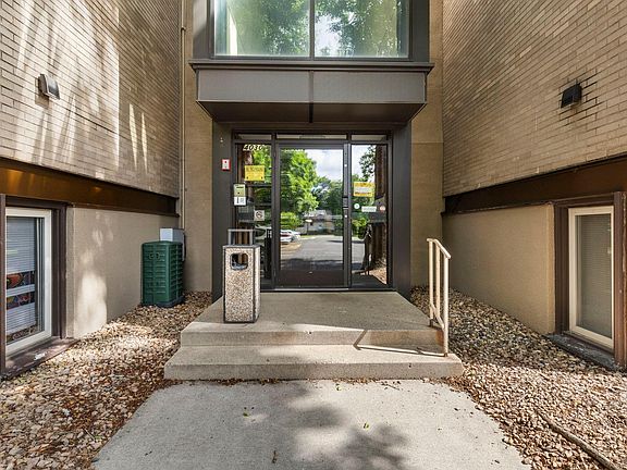 3rd image of 4030 15th Ave S APT 10C