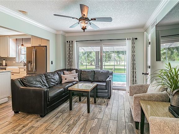 3rd image of 1298 Saint Andrews Dr