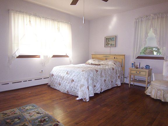 large bedrooms with hardwood