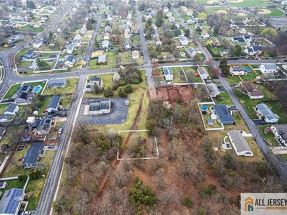4th image of 192 Hillcrest Ave