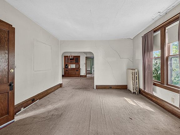 4th image of 1015 20th Ave NE