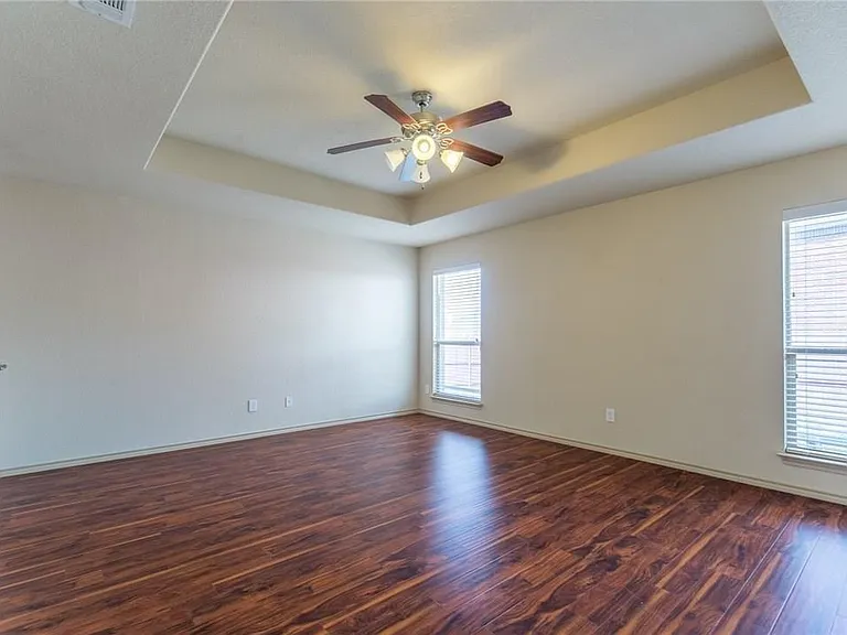 3003 Belmont Ct — Photo 9