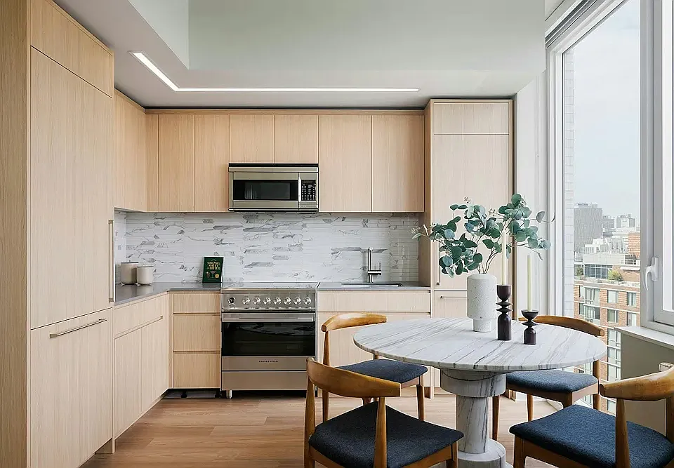 430 Main St #25M