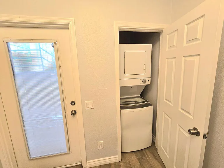 101 N 7th St #102 — Photo 8