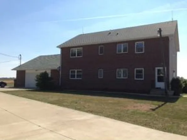 19042 Westfield Rd, Charleston, IL 61920