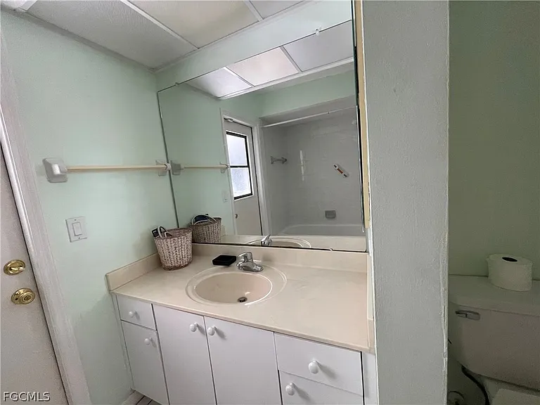 130 SE 44th St — Photo 18