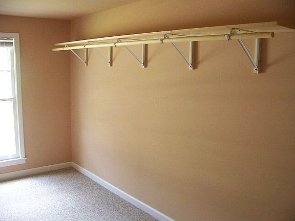 5th image of 305 Rose Hill Ave