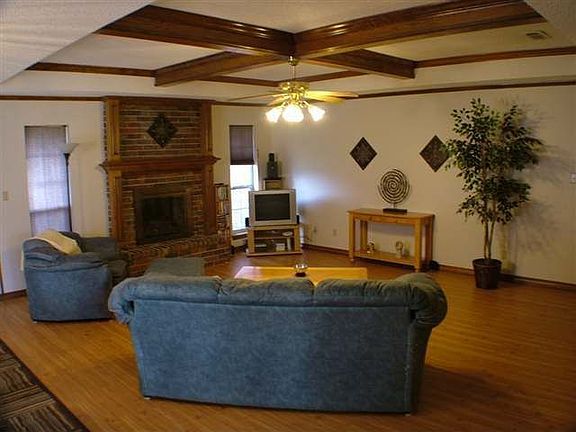 4th image of 3303 Williamsburg Ln
