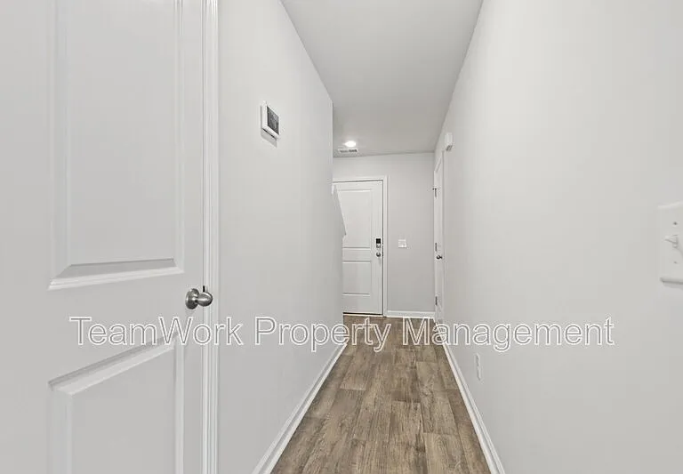 163 Rosefield Ct — Photo 3