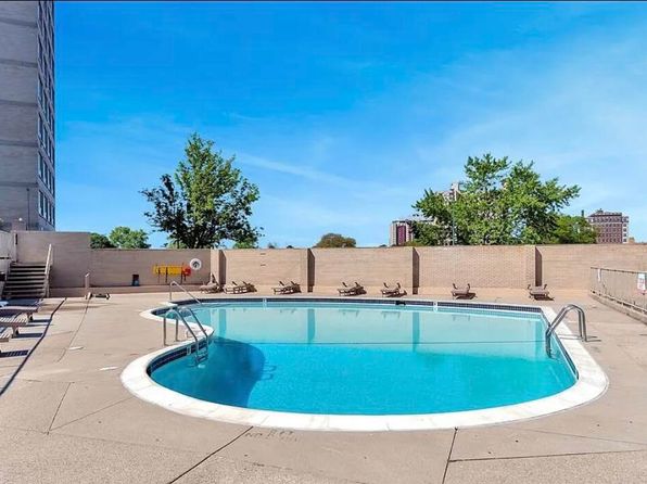 8900 E Jefferson Ave #1109, Detroit, MI 48214