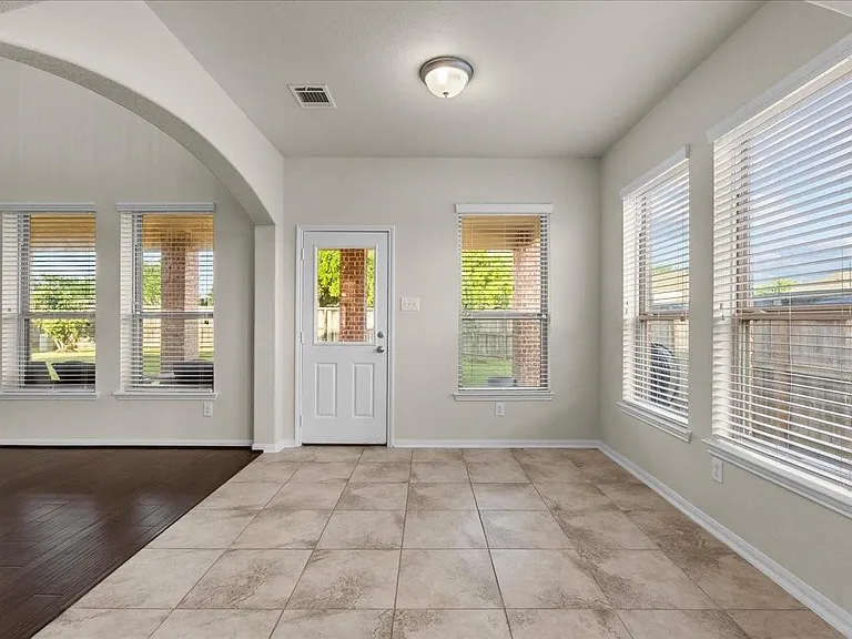 2246 Oakleaf Trail Ln — Photo 15