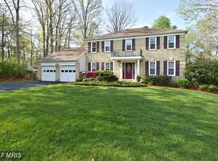 12003 Holly Crest Ct, Great Falls, VA 22066