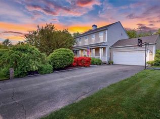 593 Kettle Pond Dr, South Kingstown, RI 02879