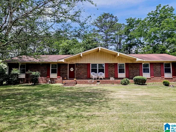 1020 Valley Creek Dr, Anniston, AL 36207