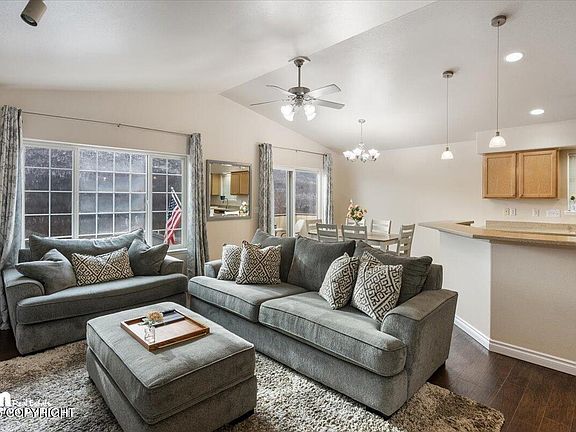 3rd image of 20718 Mountainside Dr