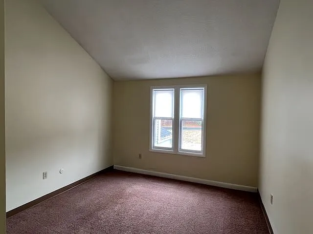 1 Adams Circle Apartments — Photo 3